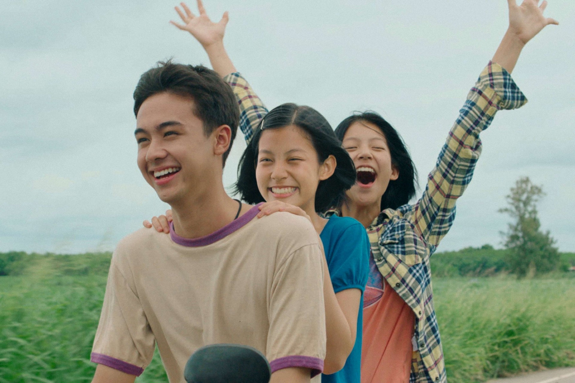 《初戀你我他》取材自泰國洪維瓦塔娜雙胞胎女導演成長經歷-圖片