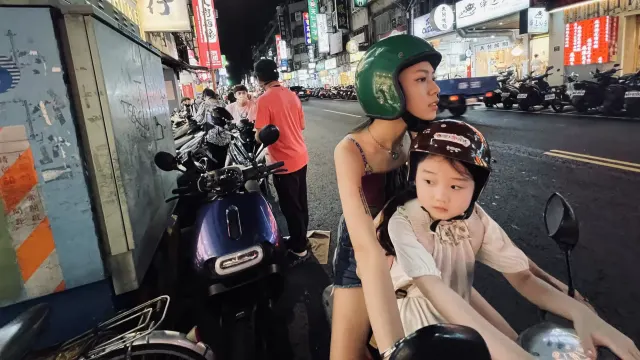 左撇子女孩-圖片